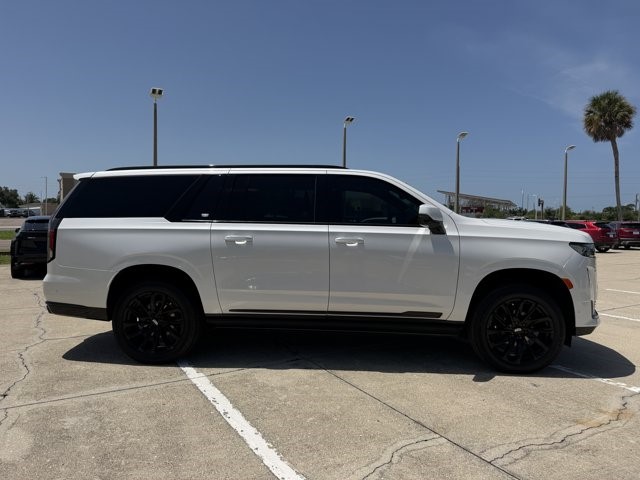 2024 Cadillac Escalade ESV — photo 1 of 6