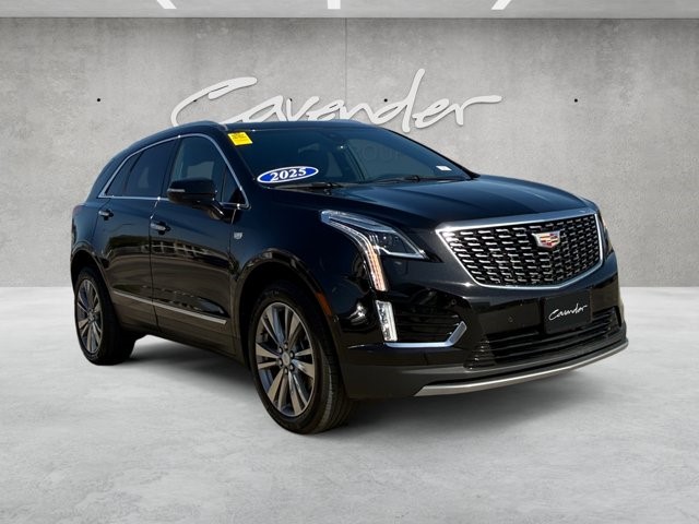 2025 Cadillac XT5 — photo 1 of 6
