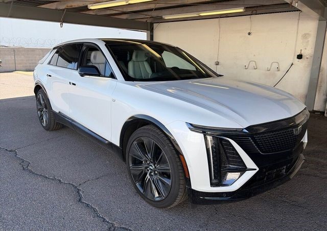 2024 Cadillac LYRIQ — photo 1 of 5
