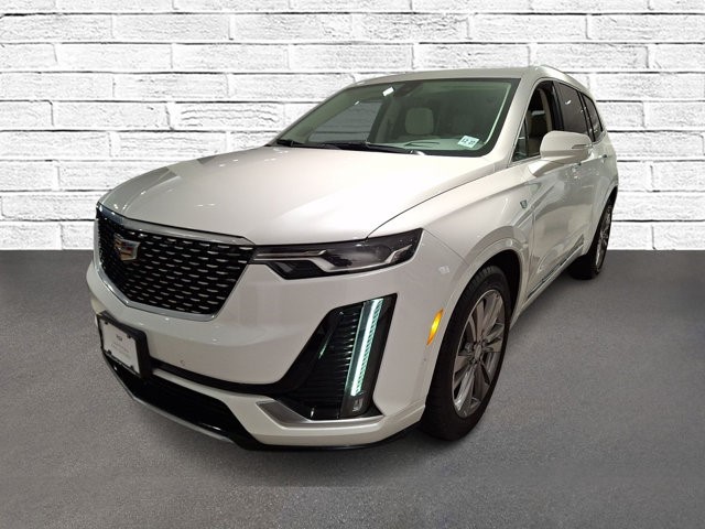 2023 Cadillac XT6 — photo 1 of 6