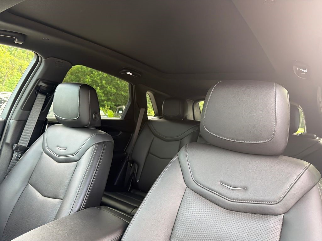 2025 Cadillac XT5 — photo 1 of 6