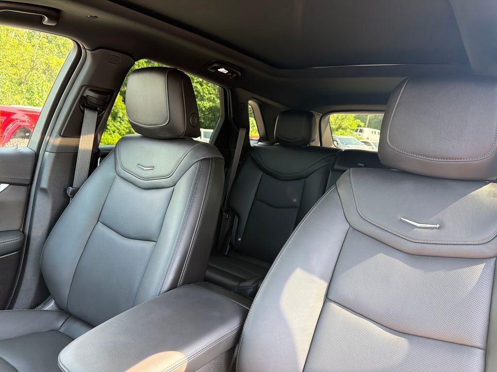 2026 Cadillac XT5 — photo 1 of 6