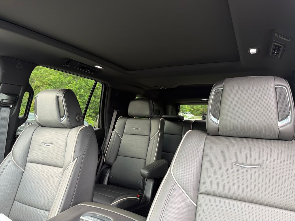 2025 Cadillac Escalade — photo 1 of 6