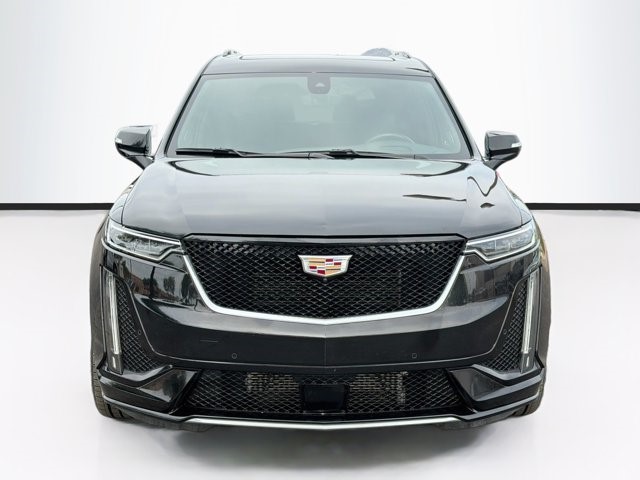 2023 Cadillac XT6 — photo 1 of 6
