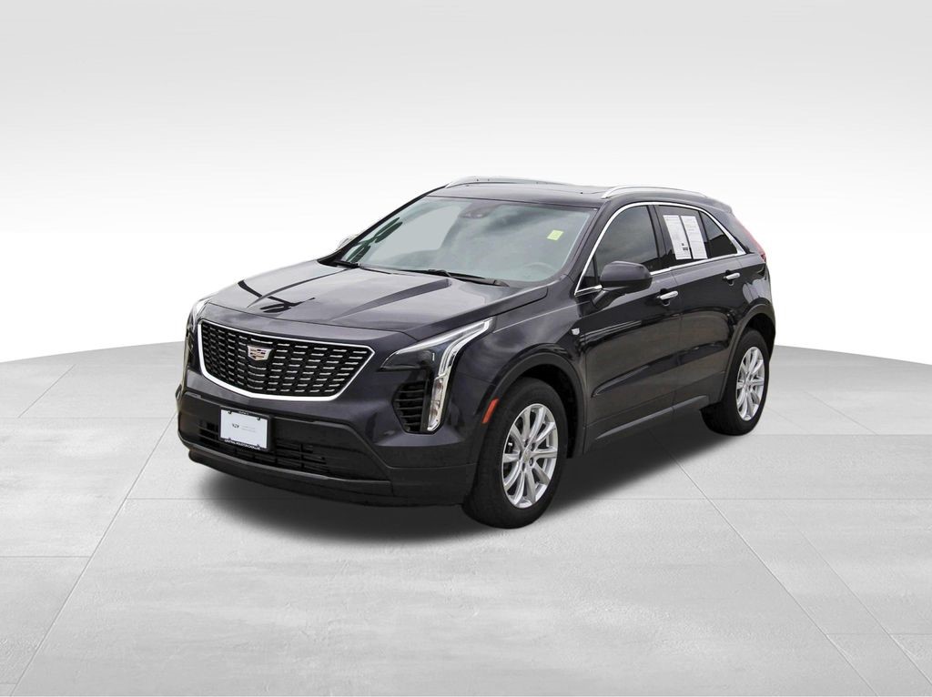 2023 Cadillac XT4 — photo 1 of 6