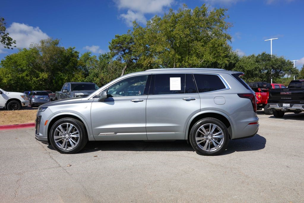2025 Cadillac XT6 — photo 1 of 6