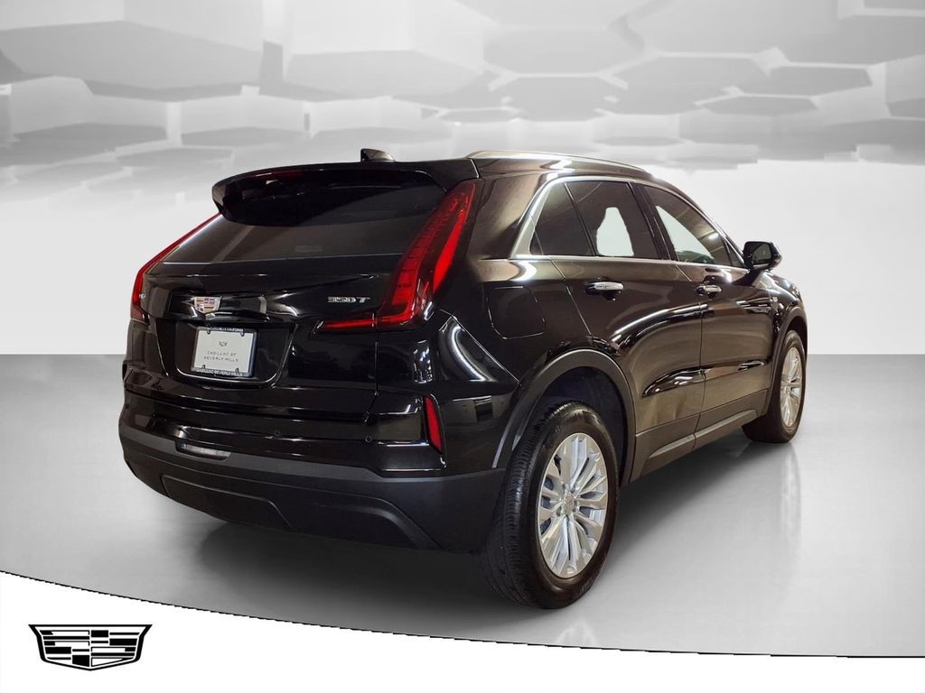 2024 Cadillac XT4 — photo 1 of 6