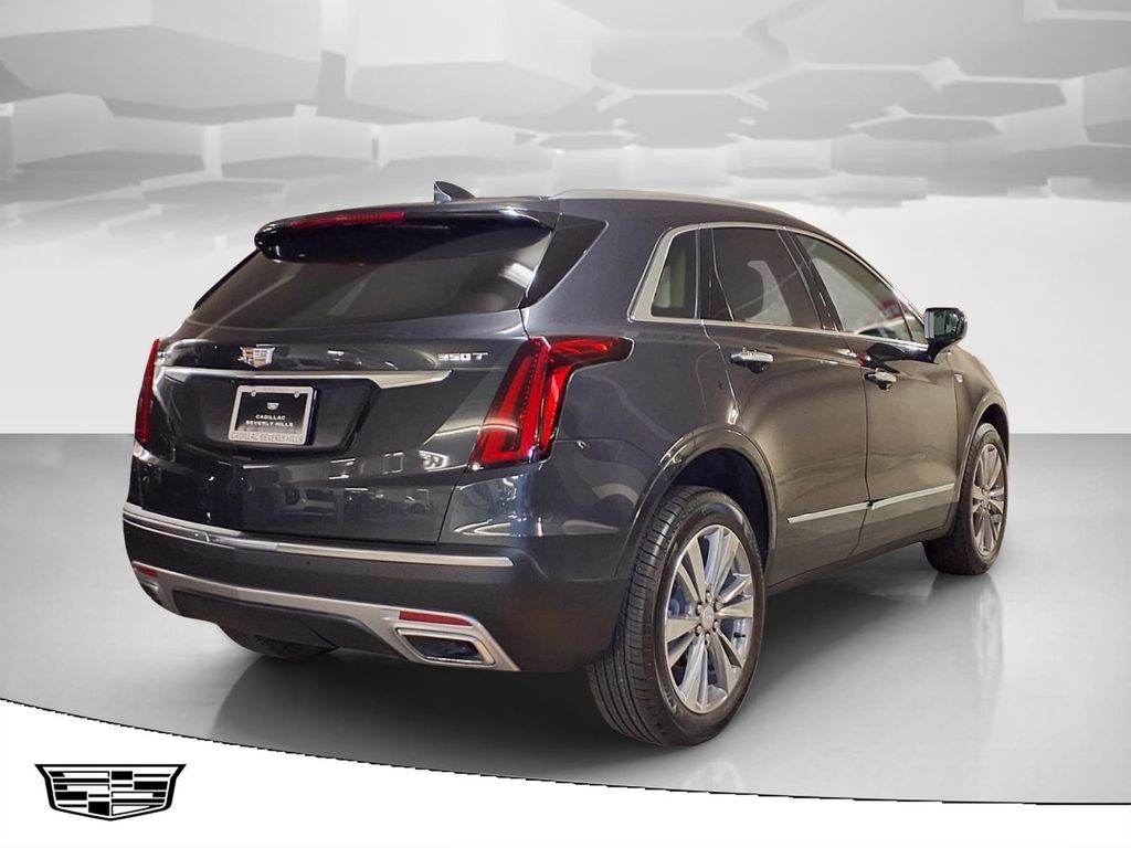 2023 Cadillac XT5 — photo 1 of 6