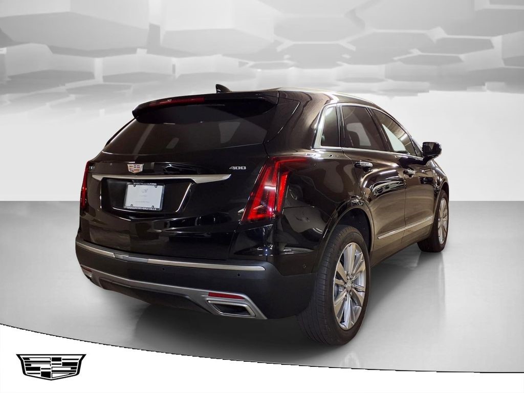 2024 Cadillac XT5 — photo 1 of 6