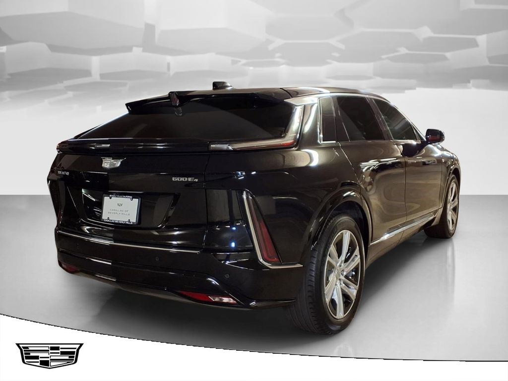 2024 Cadillac LYRIQ — photo 1 of 6