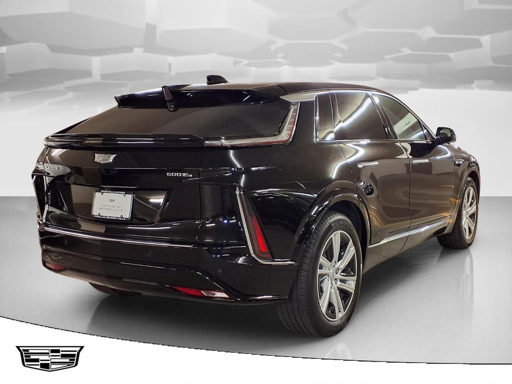 2024 Cadillac LYRIQ — photo 1 of 6