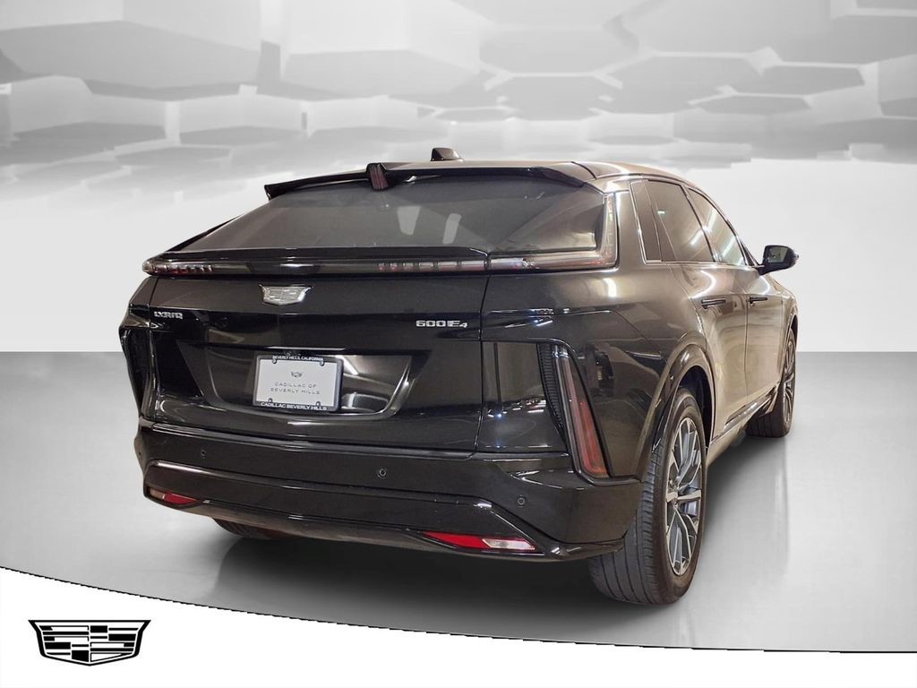 2024 Cadillac LYRIQ — photo 1 of 6