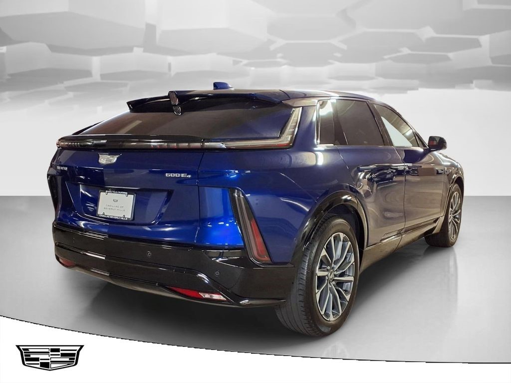 2024 Cadillac LYRIQ — photo 1 of 6