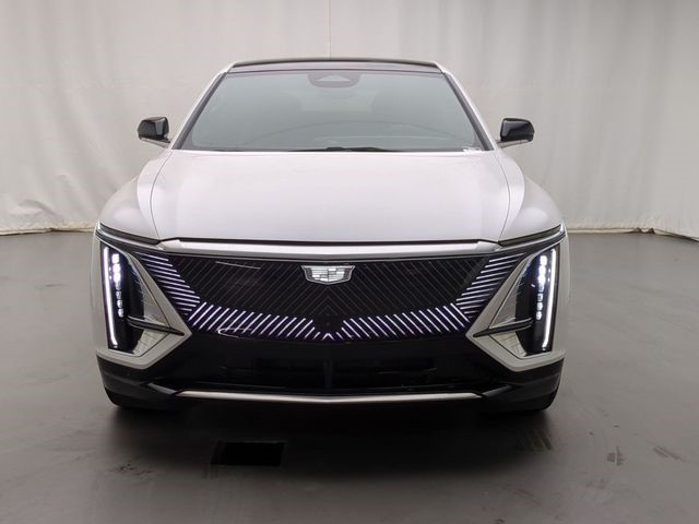 2024 Cadillac LYRIQ — photo 1 of 6