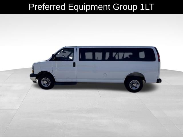 2025 Chevrolet Express Passenger 1LT — photo 1 of 6