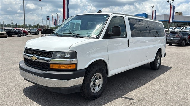 2022 Chevrolet Express Passenger
