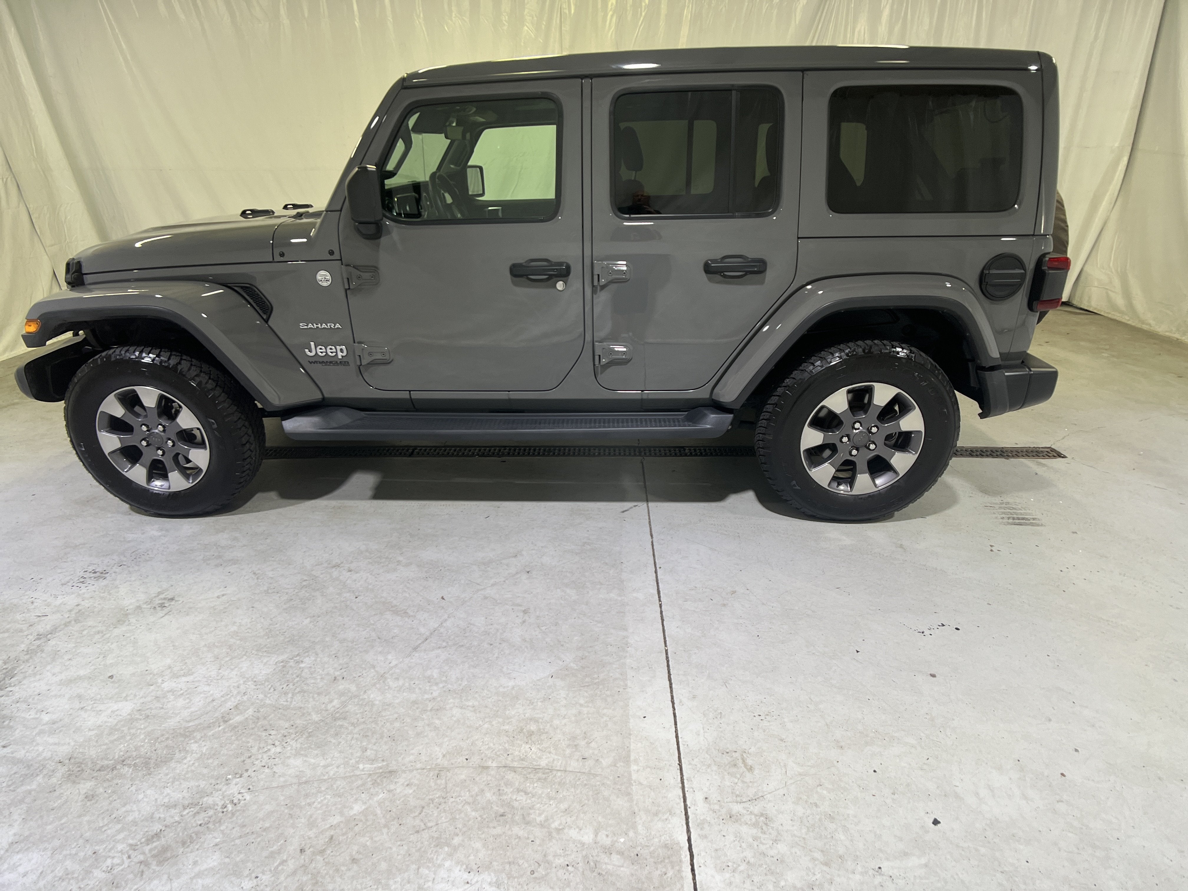 2019 Jeep Wrangler Unlimited Sahara 4x4 — photo 1 of 6