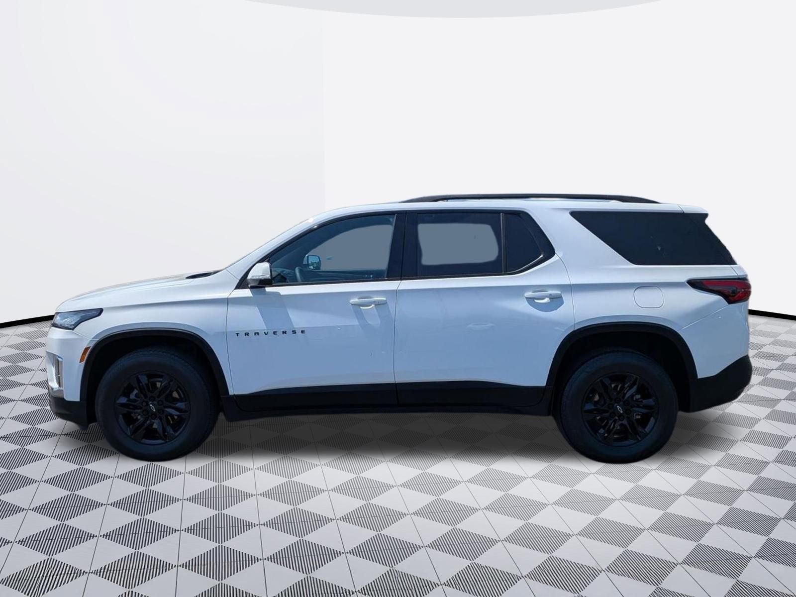 2023 Chevrolet Traverse LT Cloth — photo 1 of 6