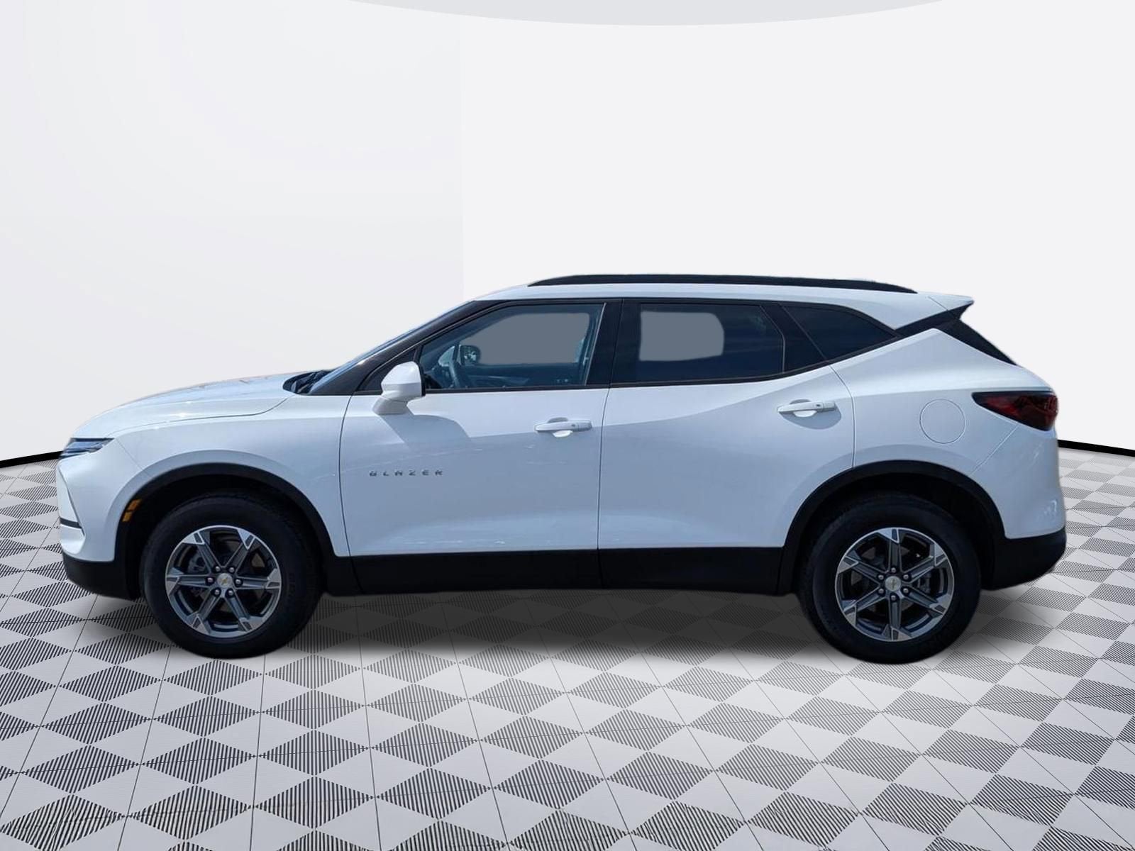 2024 Chevrolet Blazer 2LT — photo 1 of 6
