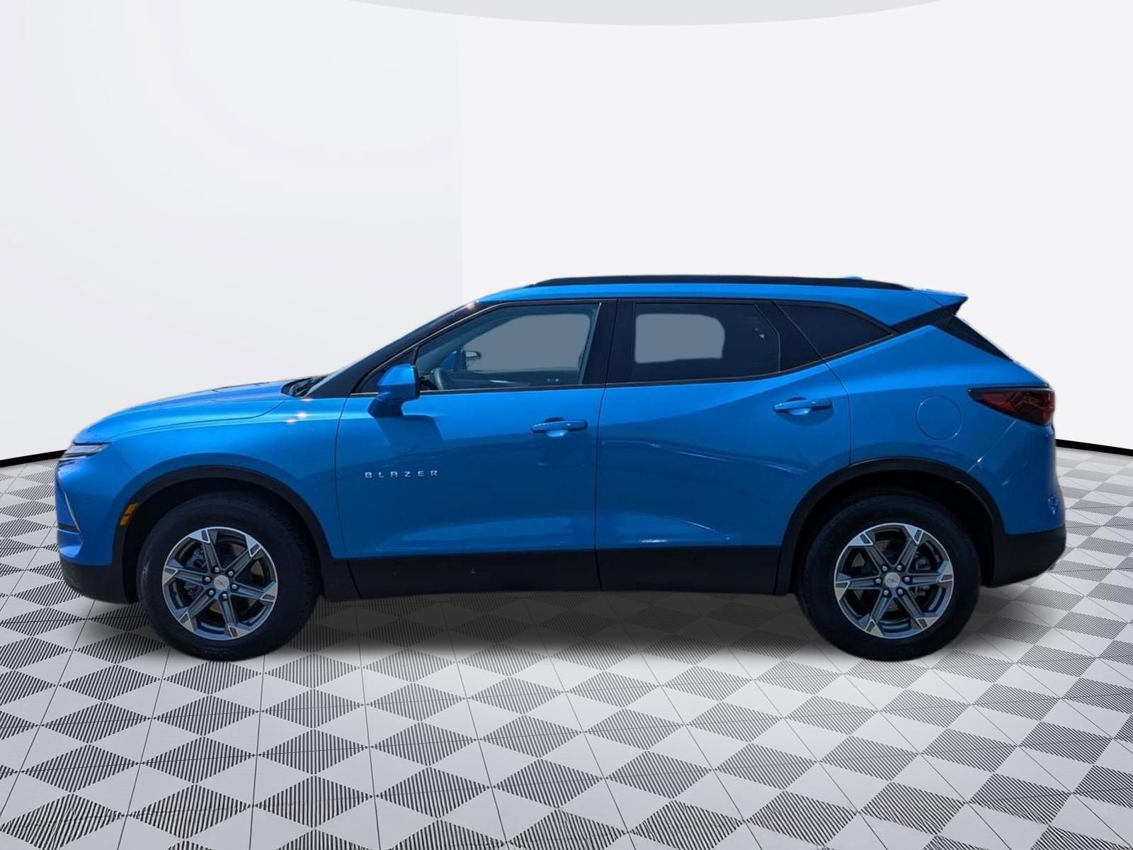 2024 Chevrolet Blazer 2LT — photo 1 of 6