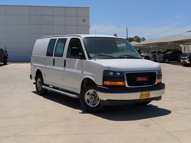 2022 GMC Savana Cargo Van