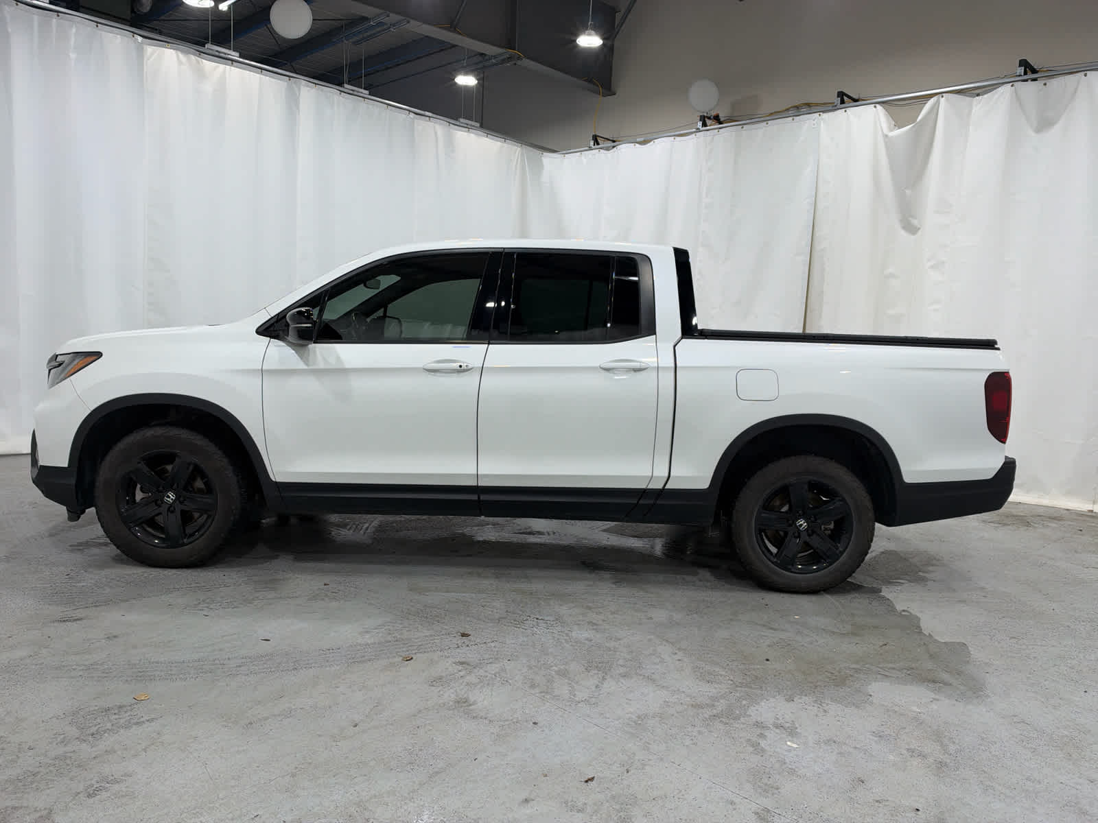 2022 Honda Ridgeline Black Edition — photo 1 of 6