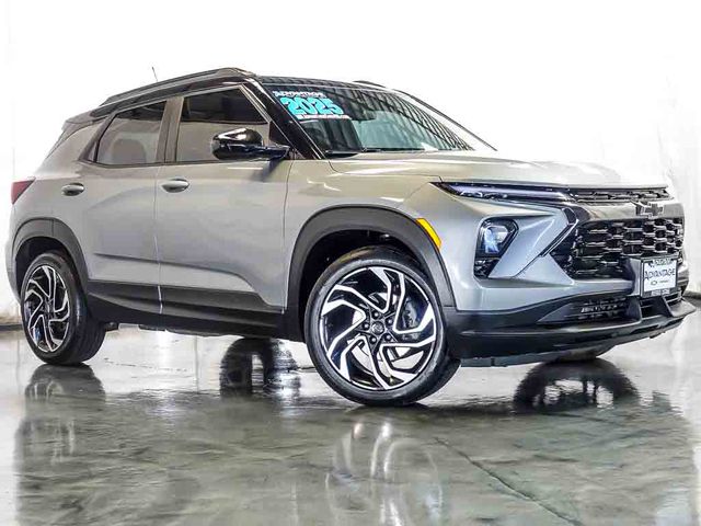 2025 Chevrolet Trailblazer RS — photo 1 of 6