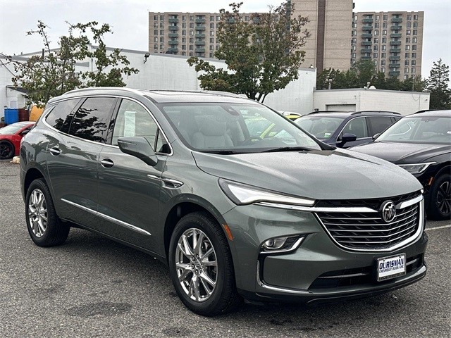2024 Buick Enclave Essence
