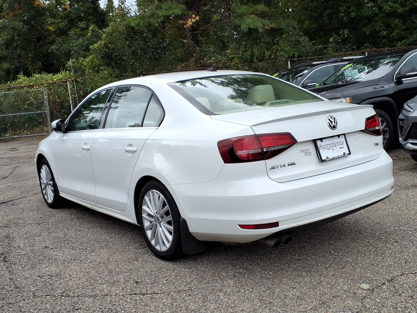 2016 Volkswagen Jetta Sedan 1.8T SEL — photo 1 of 6