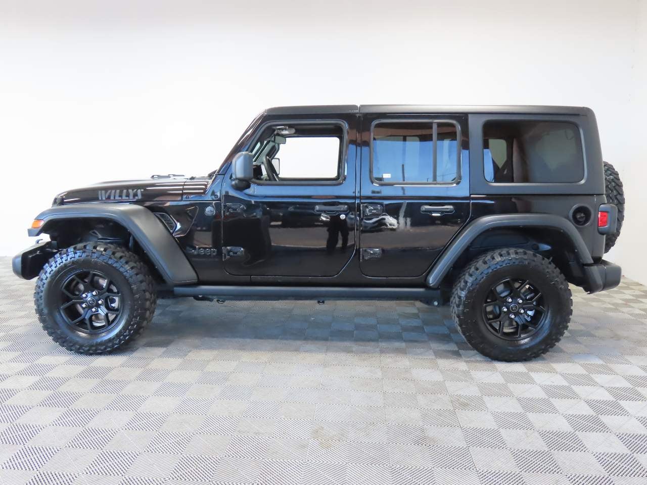 2025 Jeep Wrangler Willys — photo 1 of 6