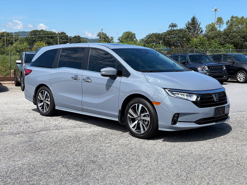 2024 Honda Odyssey TOURING — photo 1 of 6