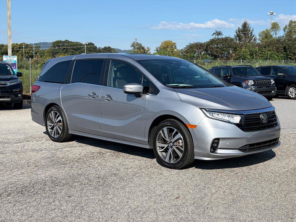 2024 Honda Odyssey TOURING — photo 1 of 5