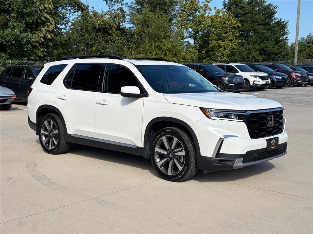 2025 Honda Pilot AWD Elite — photo 1 of 6