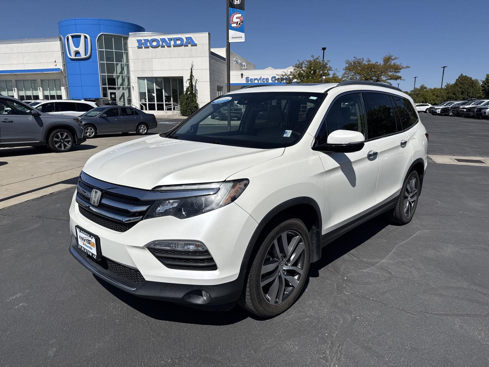 2018 Honda Pilot AWD Elite — photo 1 of 6