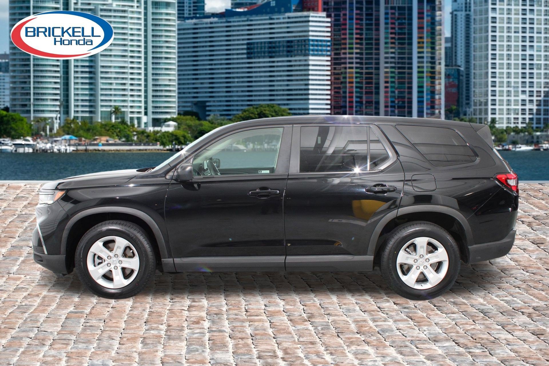 2023 Honda Pilot AWD LX — photo 1 of 6