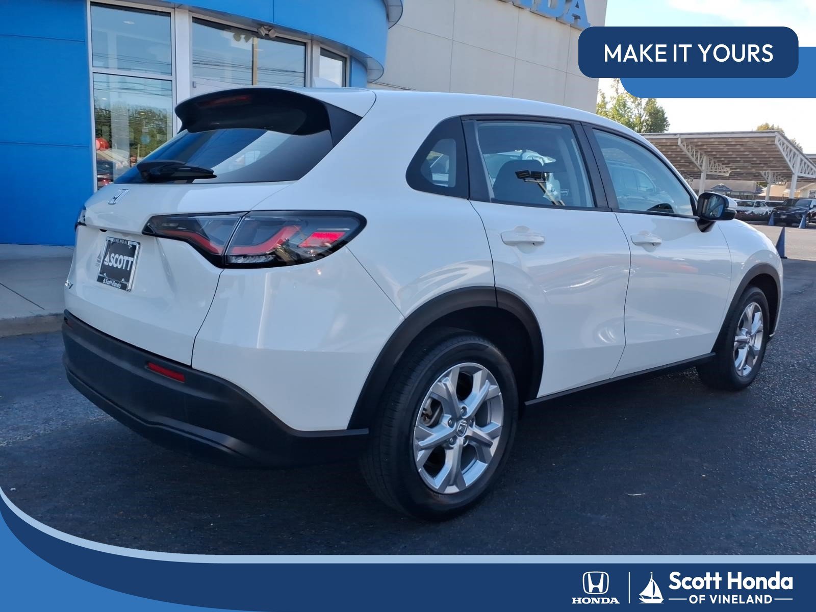 2023 Honda HR-V AWD LX — photo 1 of 6