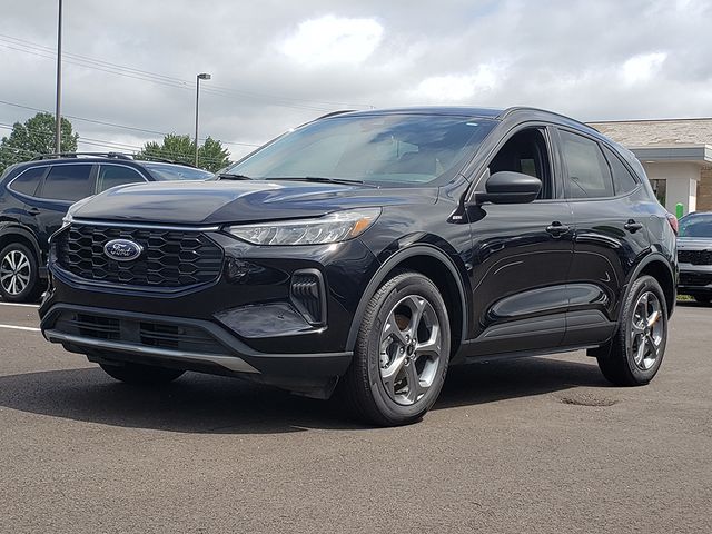 2025 Ford Escape ST-Line — photo 1 of 12