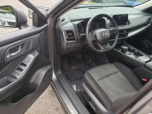 2025 Nissan Rogue SV — photo 1 of 2
