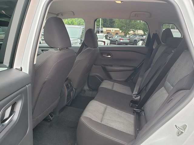 2025 Nissan Rogue SV — photo 1 of 2