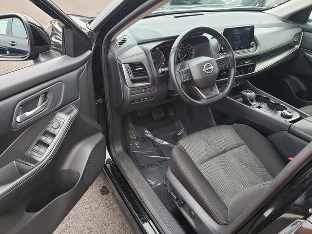 2025 Nissan Rogue SV — photo 1 of 2
