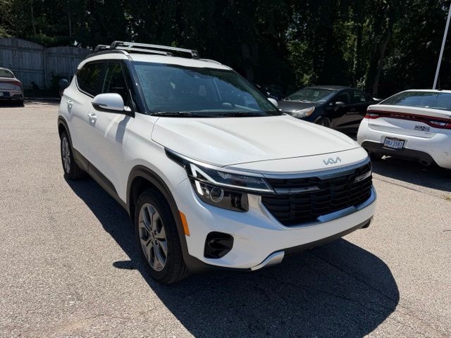 2024 Kia Seltos S — photo 1 of 12