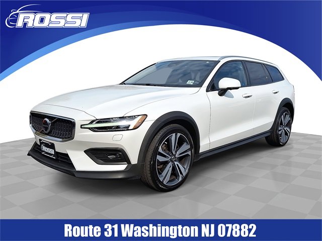 2023 Volvo V60 Cross Country
