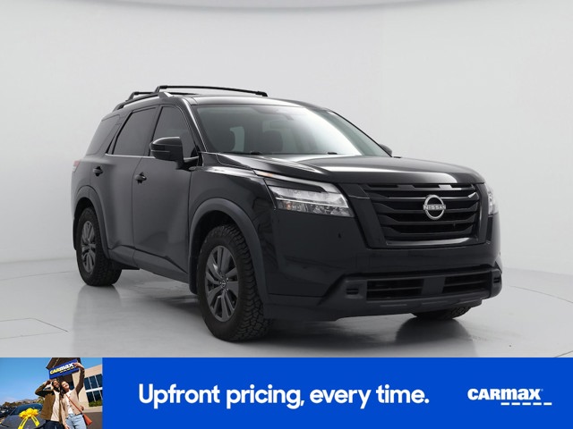 2022 Nissan Pathfinder SV