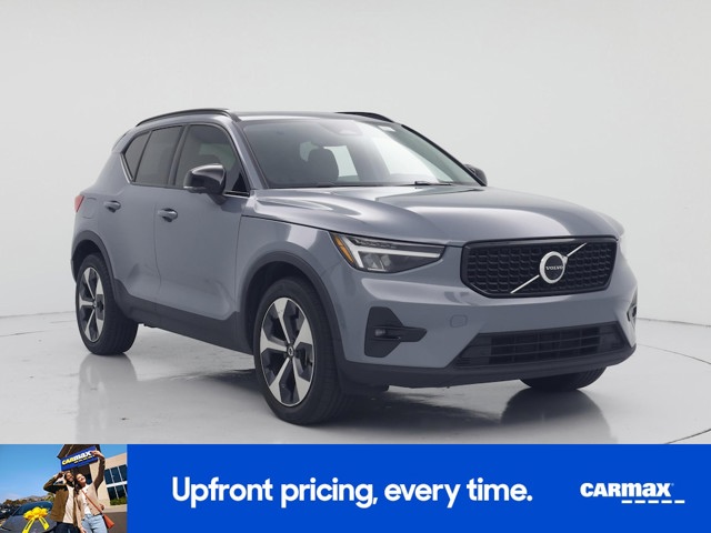 2023 Volvo XC40 B4 Ultimate Dark Theme