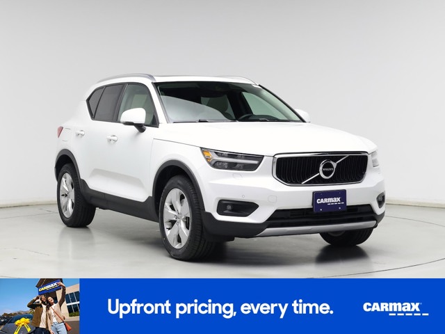 2022 Volvo XC40 T4 Momentum