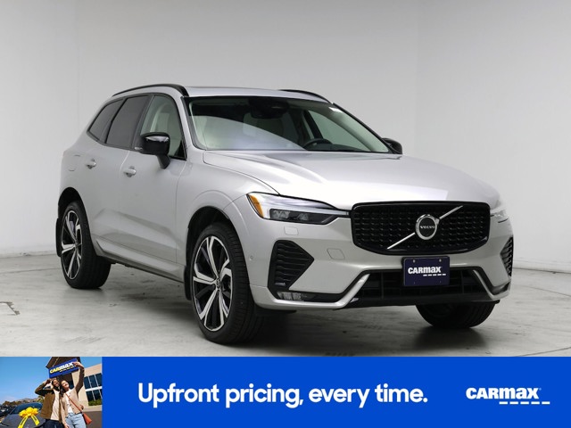 2024 Volvo XC60 B5 Ultimate Dark Theme