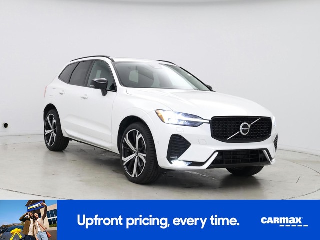 2023 Volvo XC60 B5 Ultimate Dark Theme