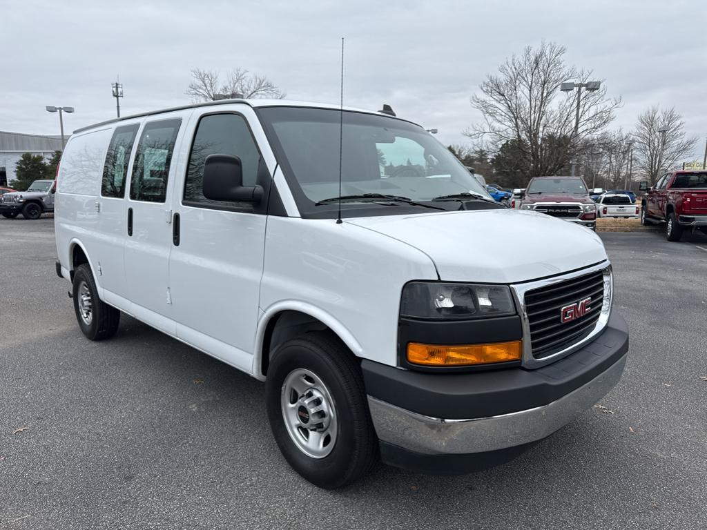 2022 GMC Savana Cargo Van