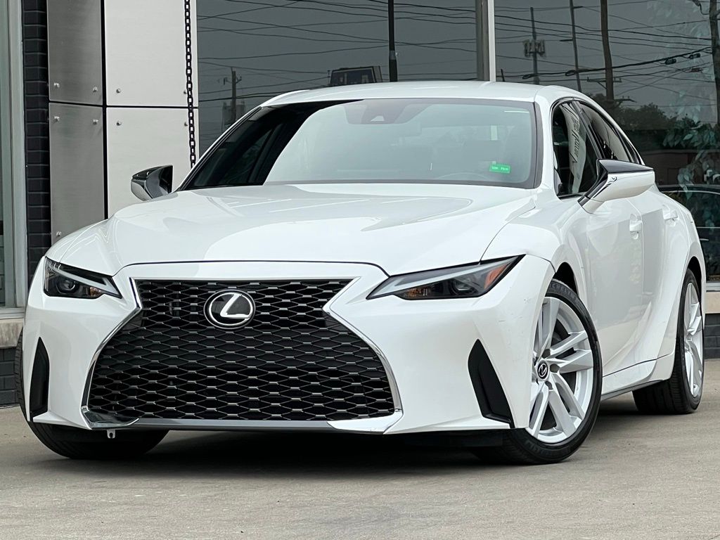 2022 Lexus IS