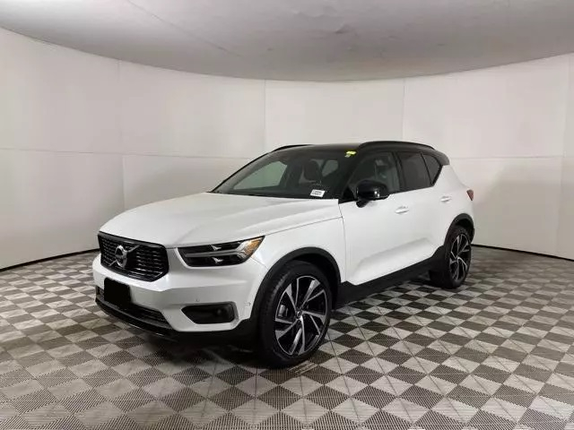 2022 Volvo XC40